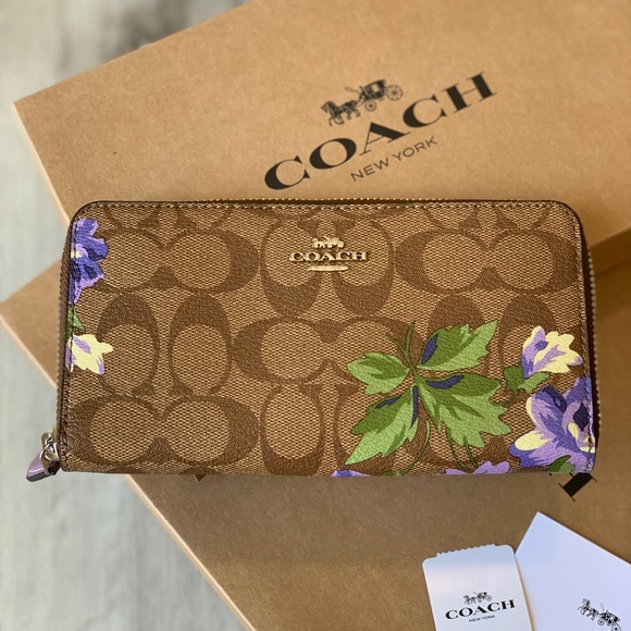 Coach Signature Lily Accordion Zip Wallet - Picture 7 of 7